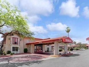 Days Inn By Wyndham Tucson City Center Rum bild