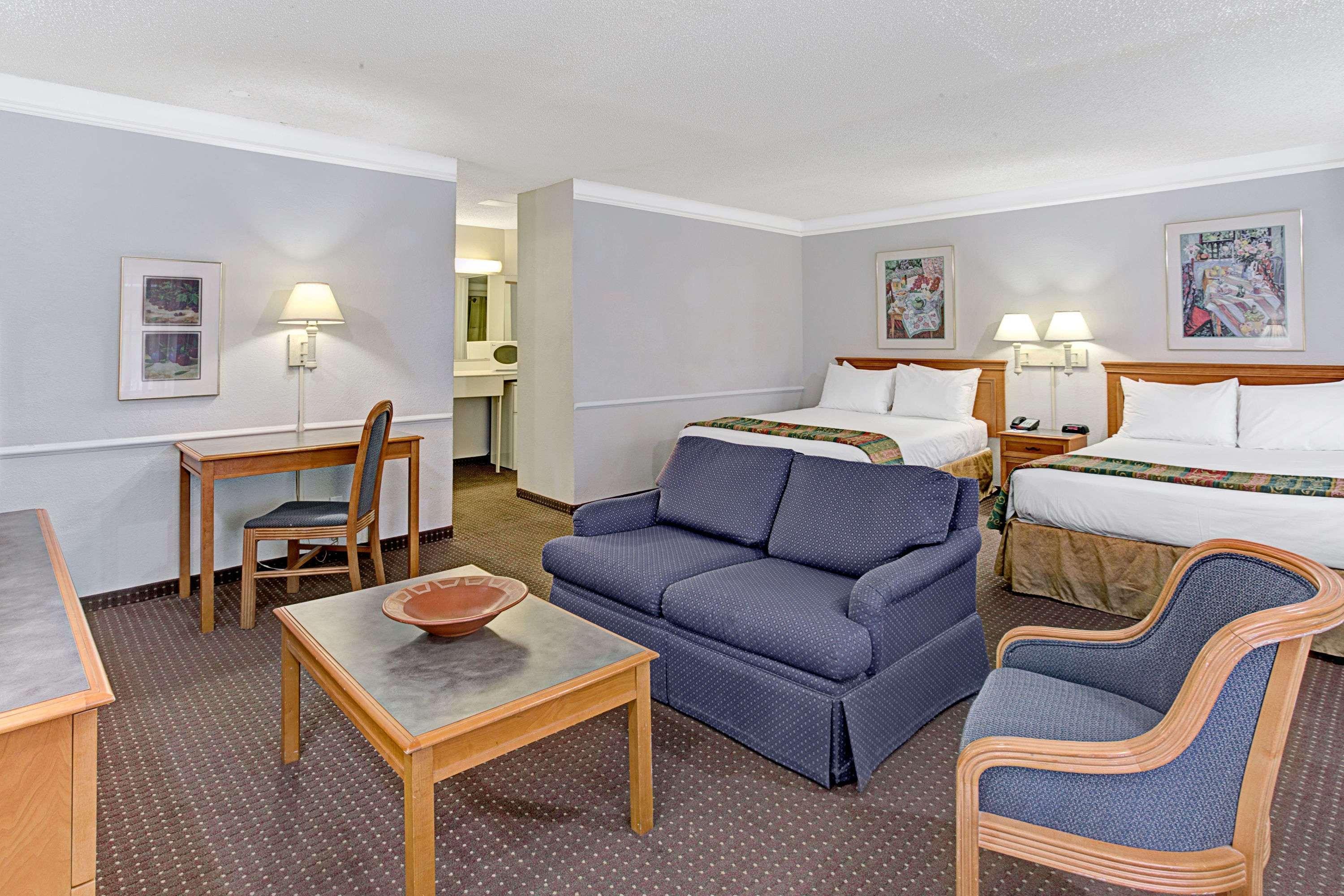 Days Inn By Wyndham Tucson City Center Exteriör bild