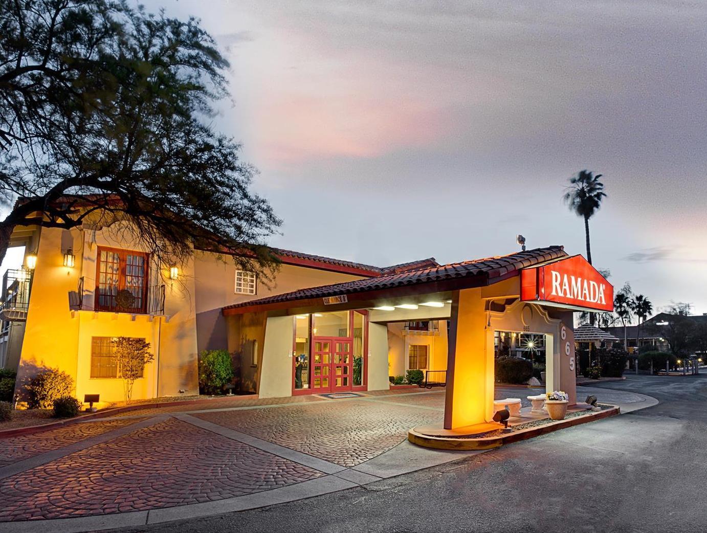 Days Inn By Wyndham Tucson City Center Exteriör bild