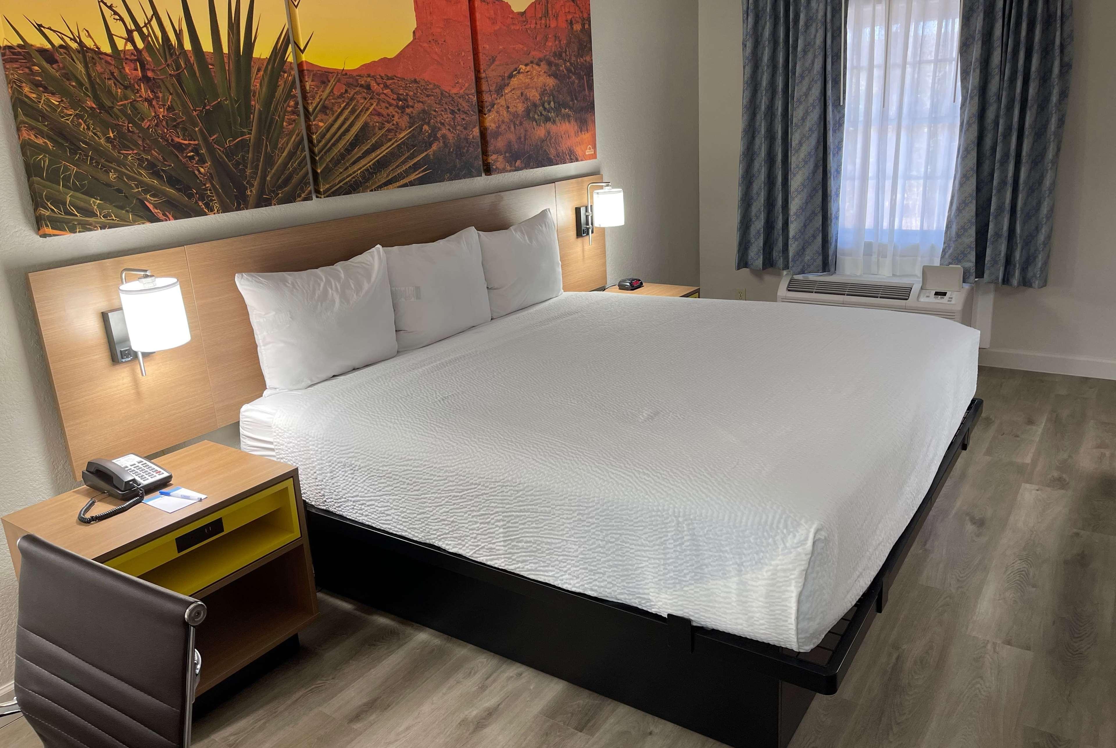 Days Inn By Wyndham Tucson City Center Exteriör bild